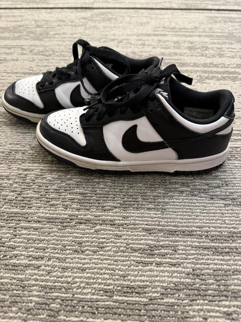 Nike Dunk Low Shoes Youth Size 4Y Black White Panda CW1590-100 Classic Sneakers